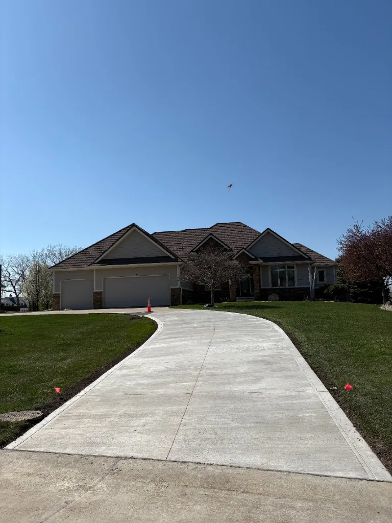 Residential concrete driveway replacement Siouxland