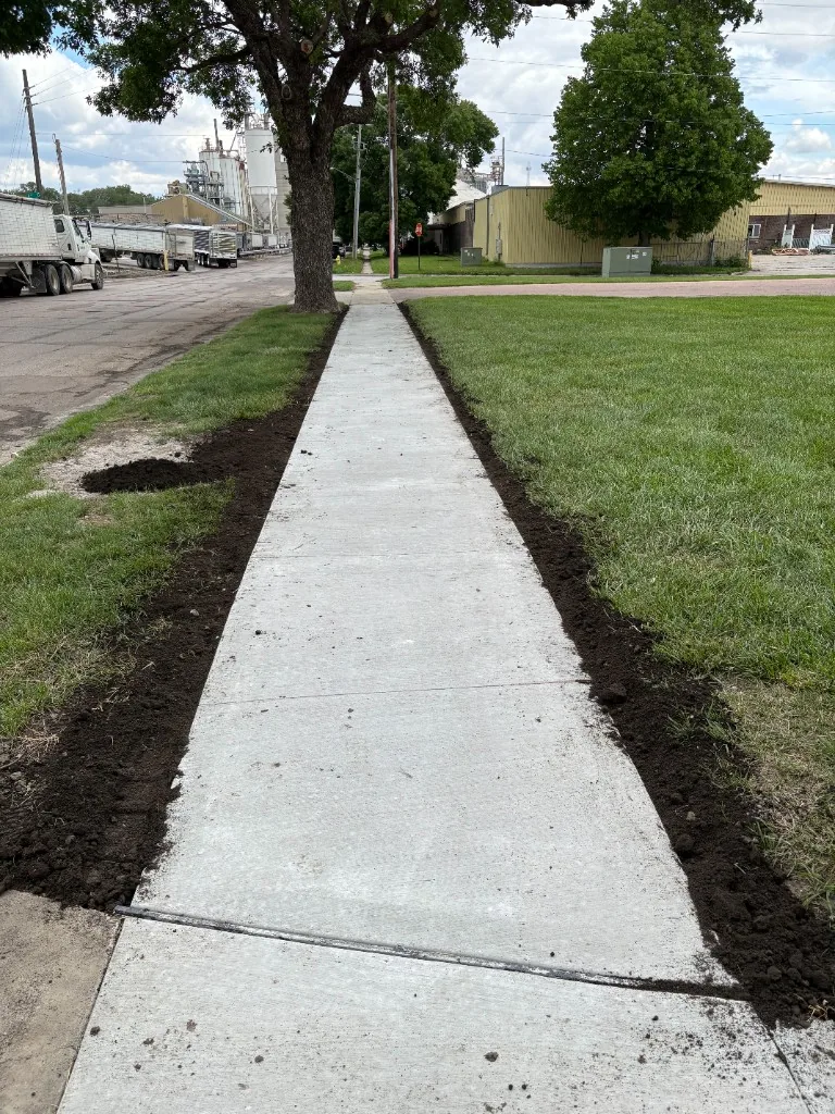 Commercial concrete sidewalk and curb work Siouxland